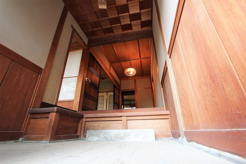 伊賀市山神日本家屋の玄関