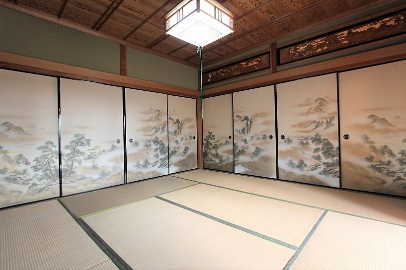 伊賀市山神日本家屋の松の襖