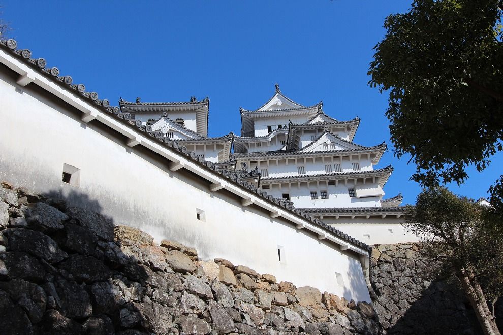 姫路城天守閣と城壁